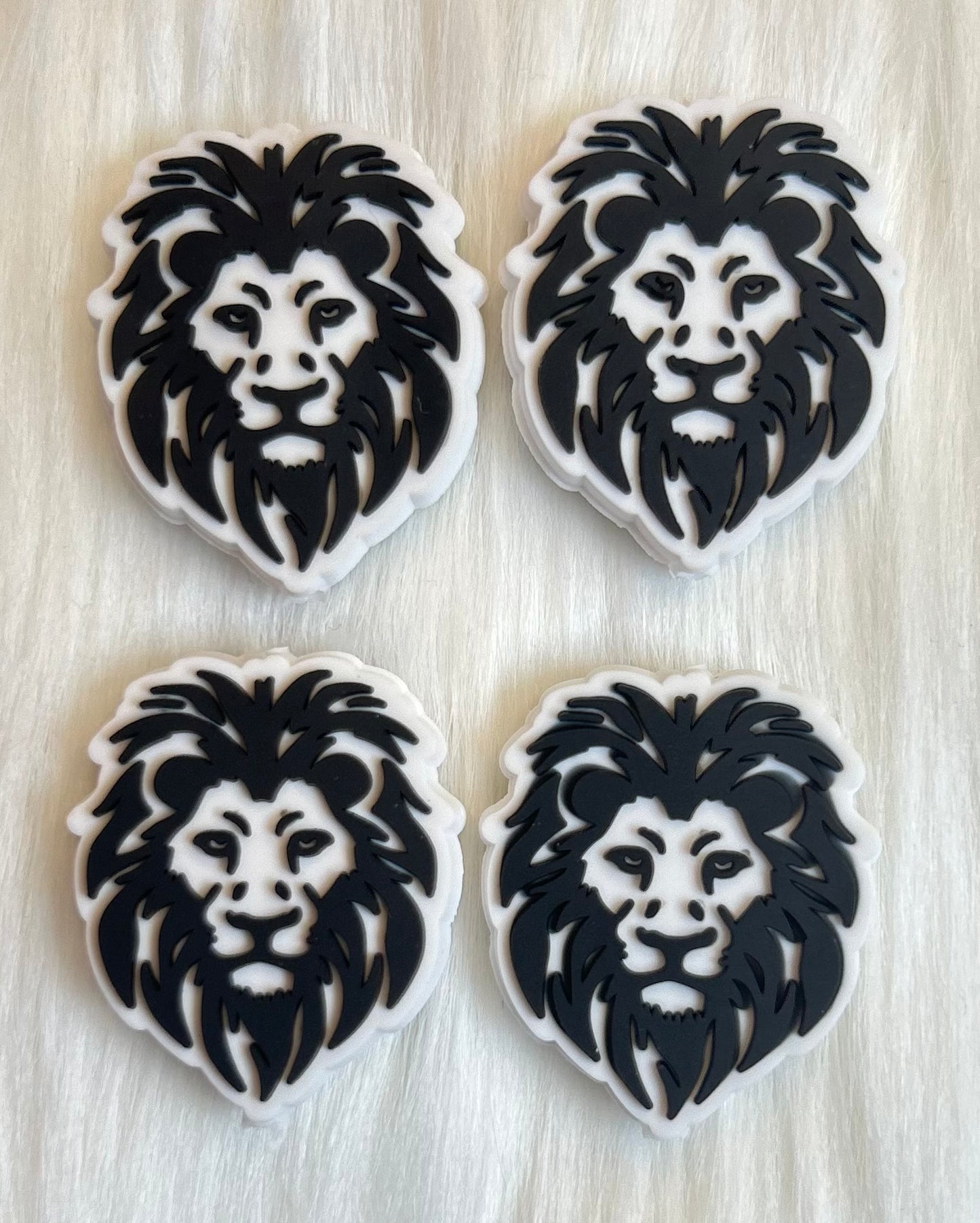 Black & White Lion Focal Bead